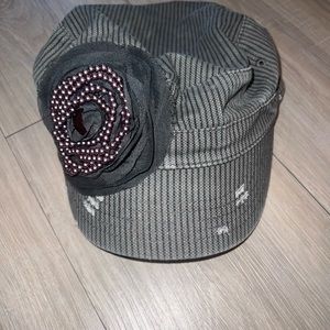 Olive & Pique Grey accent hat